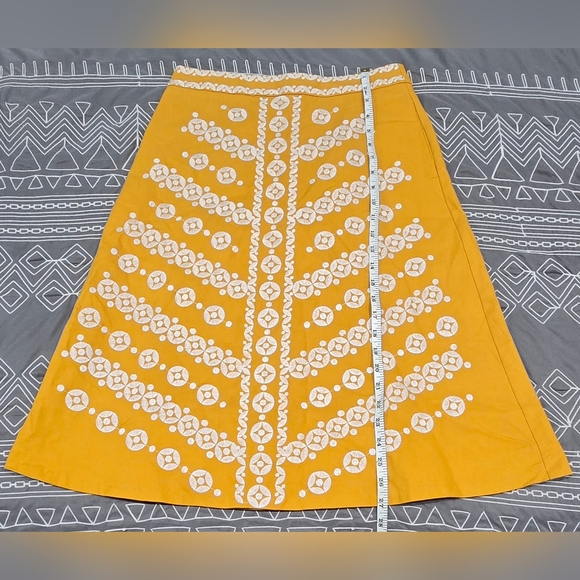 Boden Embroidered Midi Skirt Size 4 - Picture 2 of 8